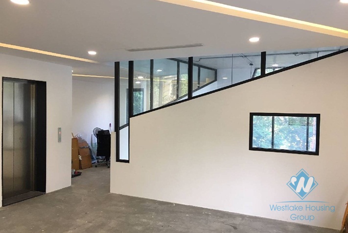 Nice office space for rent in Cau Giay district, Ha Noi